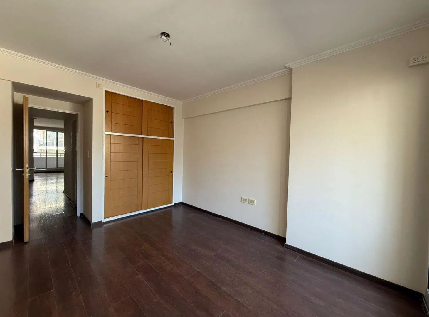 VENTA - Departamento de un dormitorio con doble balcón - Centro, Rosario. 3
