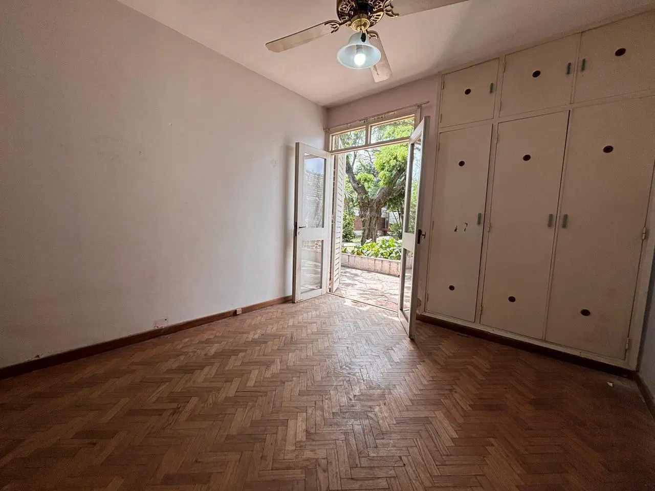 VENTA casa en Casilda de 3 dormitorios con cochera. 2