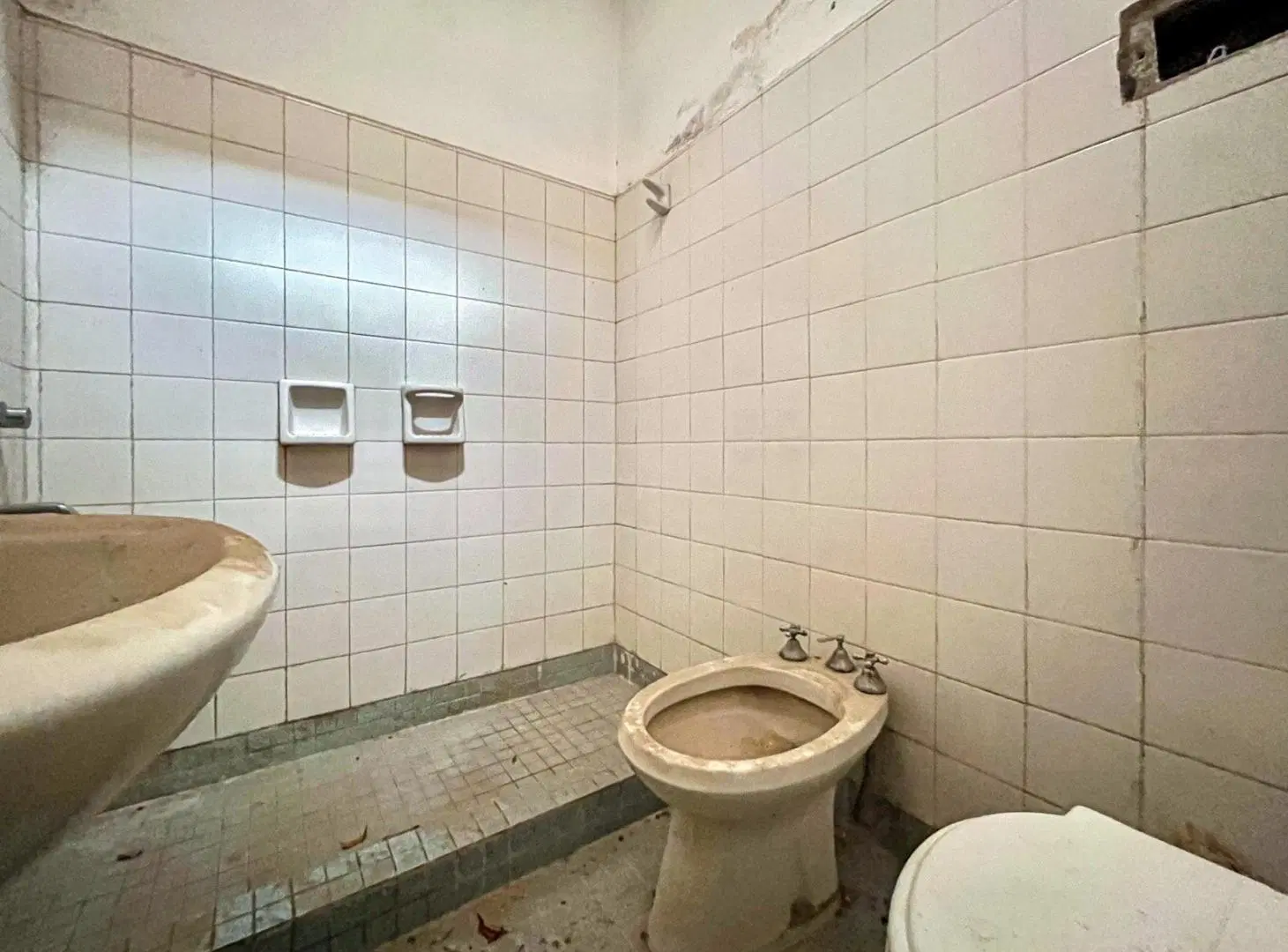 VENTA/ PERMUTA- Casa de 2 dormitorios, cochera y jardín a reciclar- Cañada de Gómez, Santa Fe 5