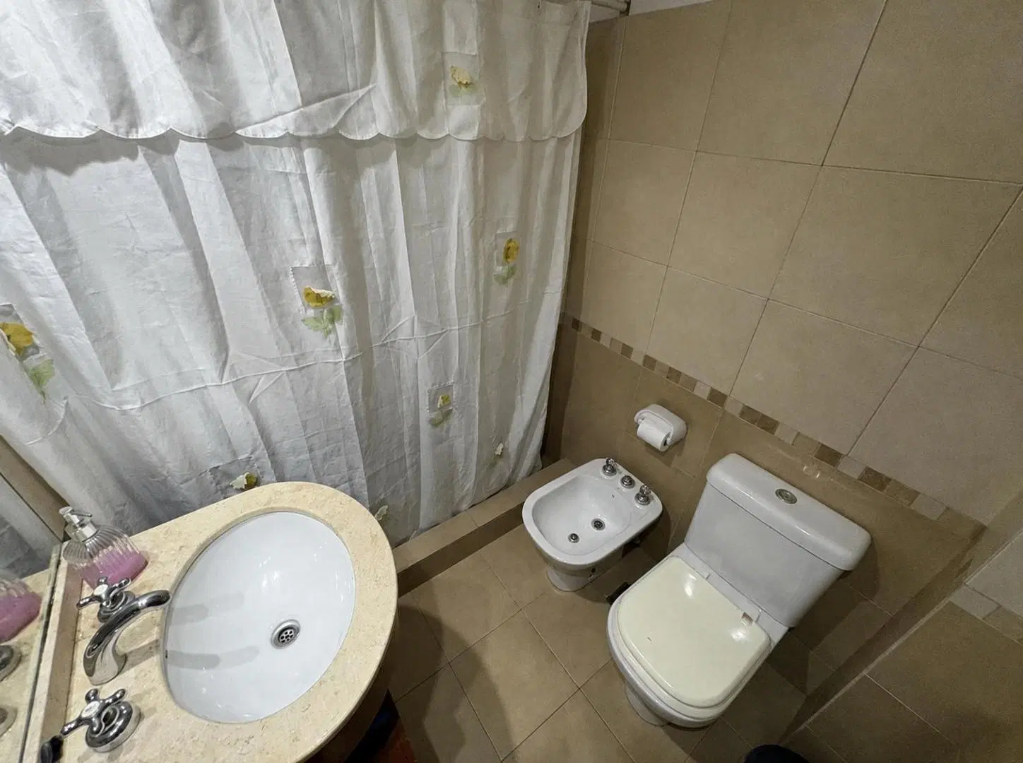 VENTA/PERMUTA. Departamento de 1 dormitorio con balcón al frente en Barrio Abasto. 3