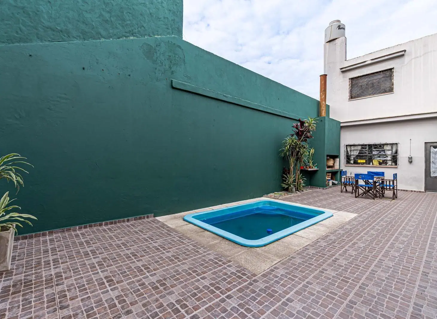 VENTA/ PERMUTA – Casa 2 dormitorios con patio y cochera, barrio Parque, Rosario. 4