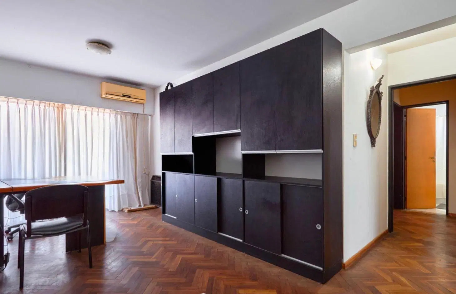 VENTA - Departamento de dos dormitorios con cochera, en Barrio Echesortu,  Rosario. 3
