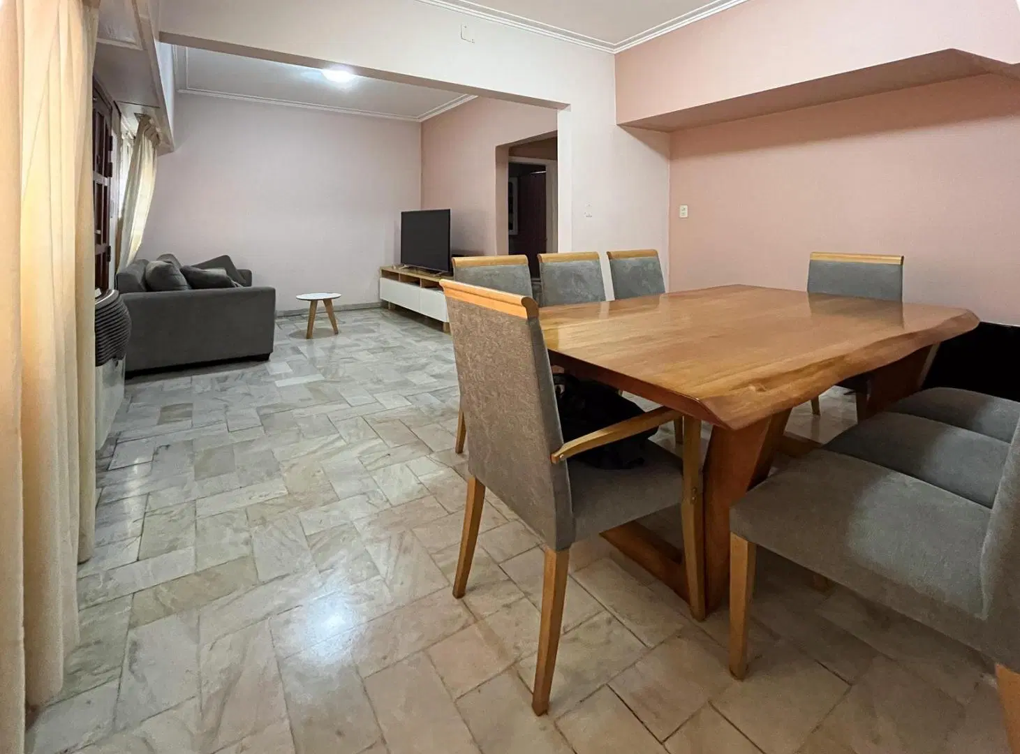 Casa 4 dormitorios con patio y parrillero en Luis Agote, Rosario. 2