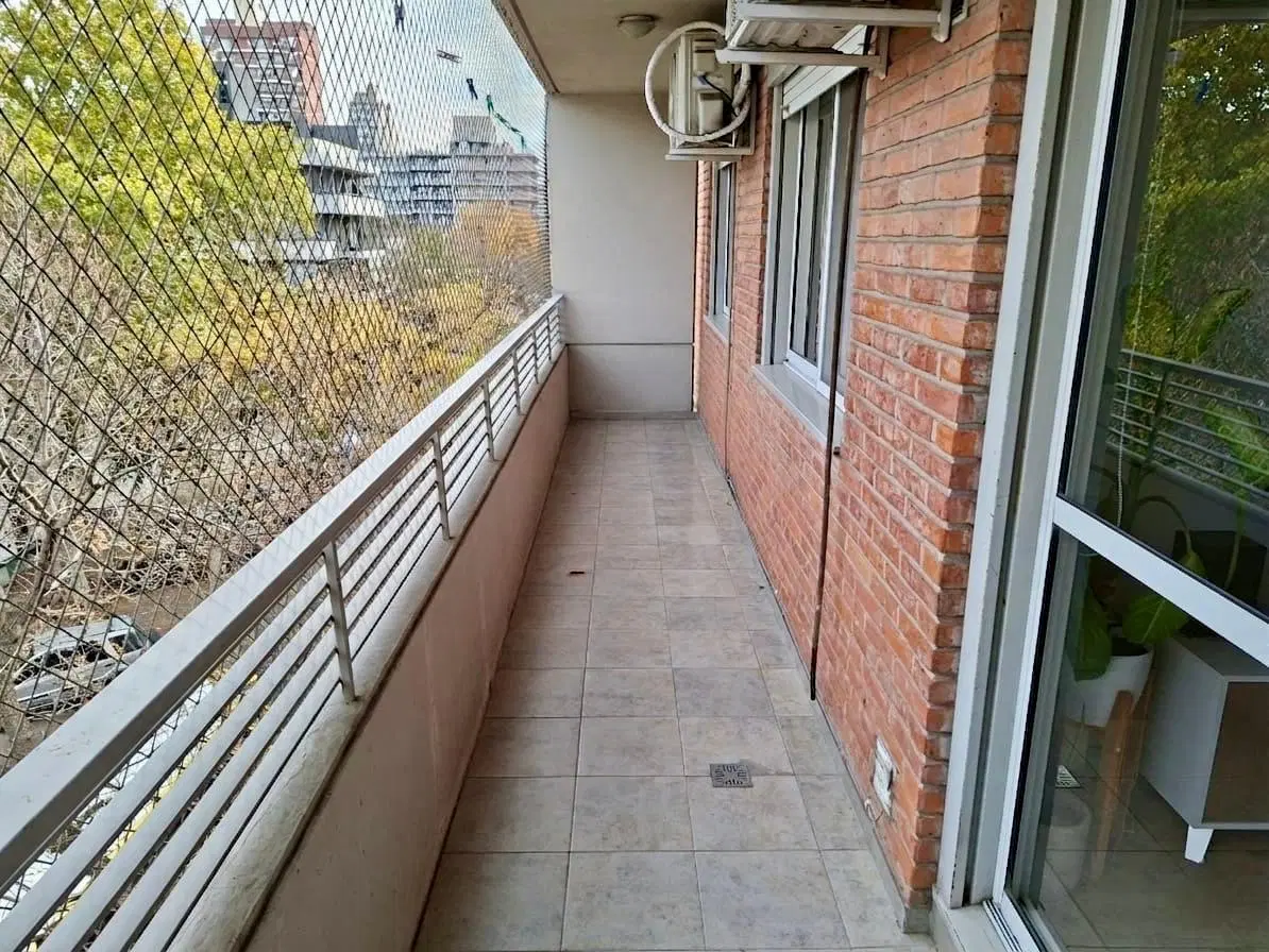 VENTA -Departamento de 2 dormitorios con cochera y balcón. Echesortu, Rosario. 8