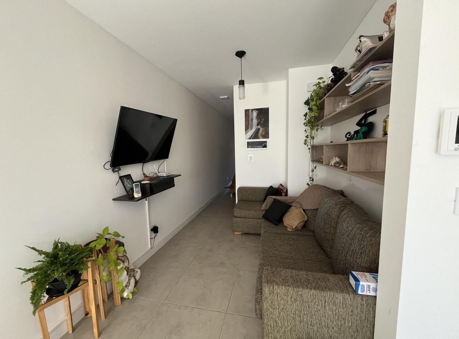 Foto de VENTA/PERMUTA: Departamento de 1 Dormitorio con Balcón, Parrilla y, imagen 2