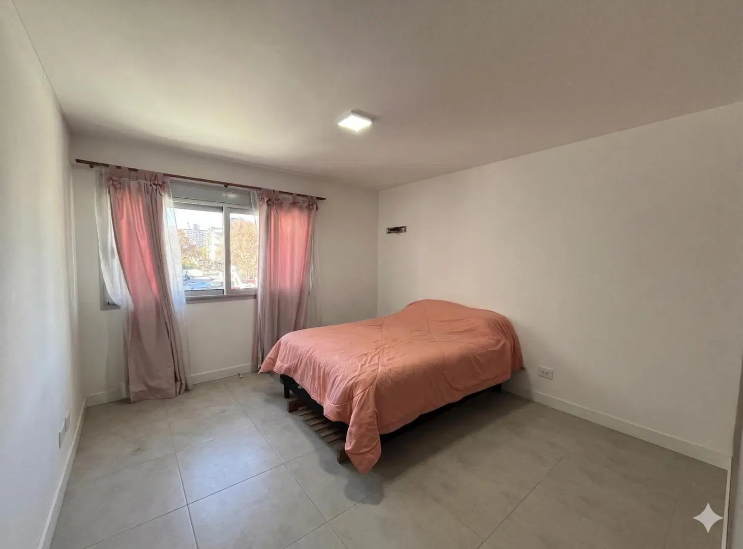 VENTA/PERMUTA: Departamento de 1 Dormitorio con Balcón, Parrilla y Amenities. Nuestra Señora de Lour 5
