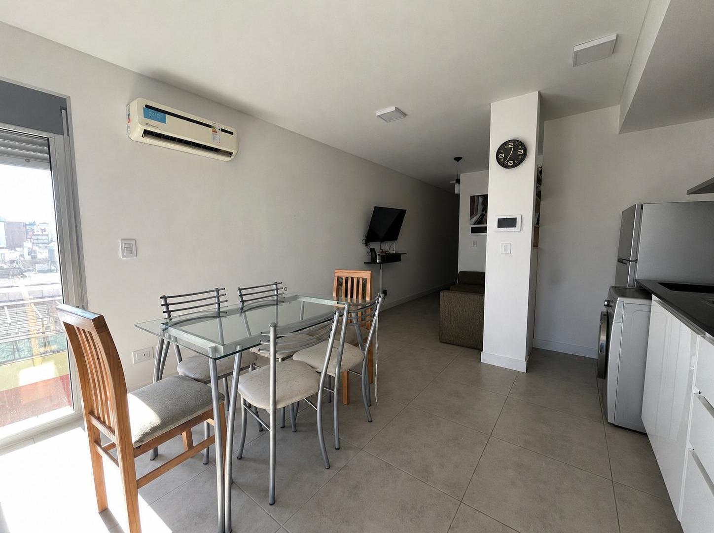 Foto de VENTA/PERMUTA: Departamento de 1 Dormitorio con Balcón, Parrilla y, imagen 3