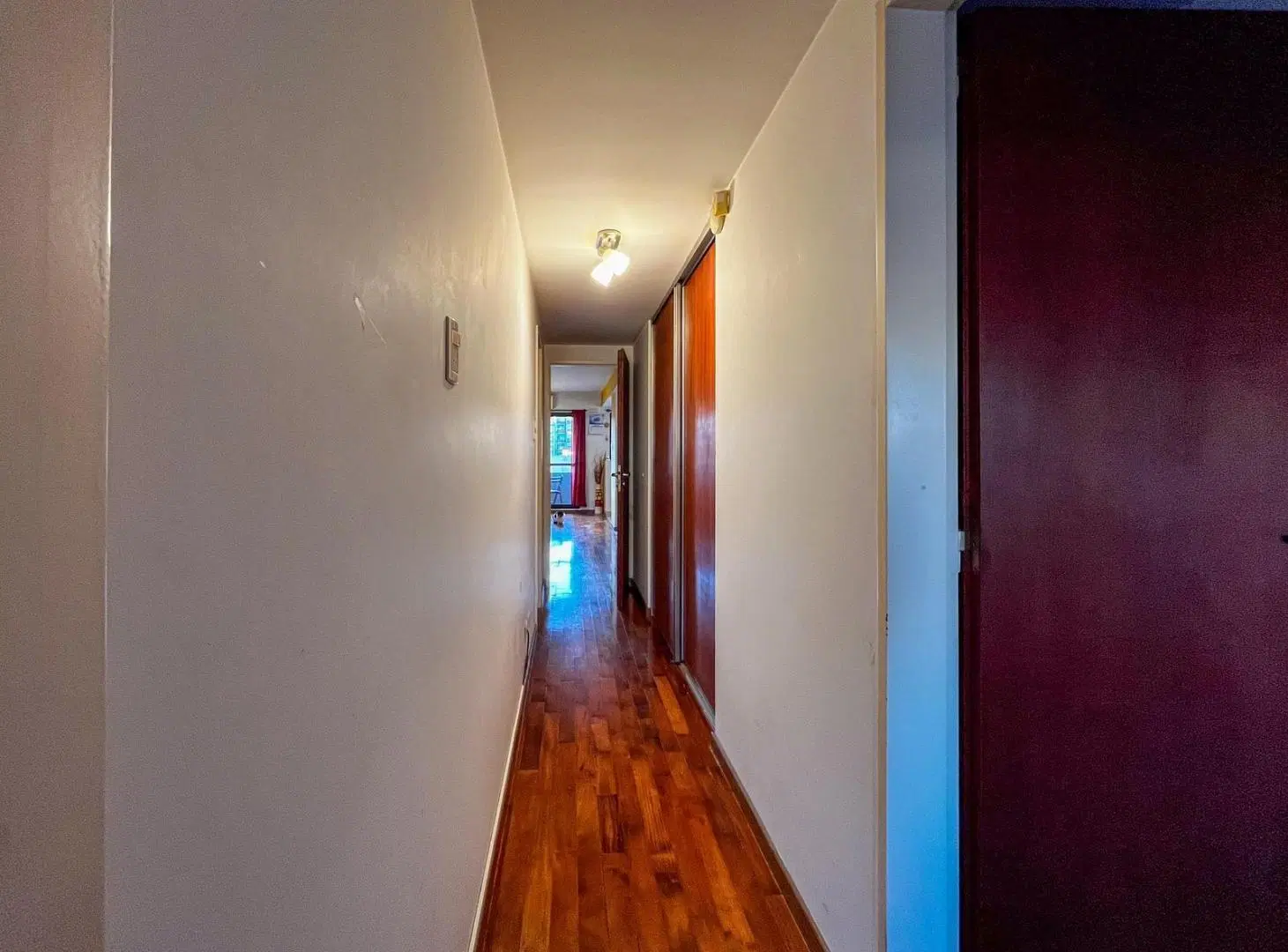 VENTA - Departamento de 2 dormitorios, 2 baños, 2 balcones con cochera - Centro, Rosario. 4
