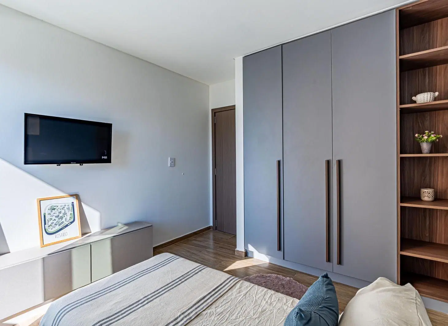 VENTA- Departamento de 3 dormitorios con balcón y parrilla, centro, Rosario. 8