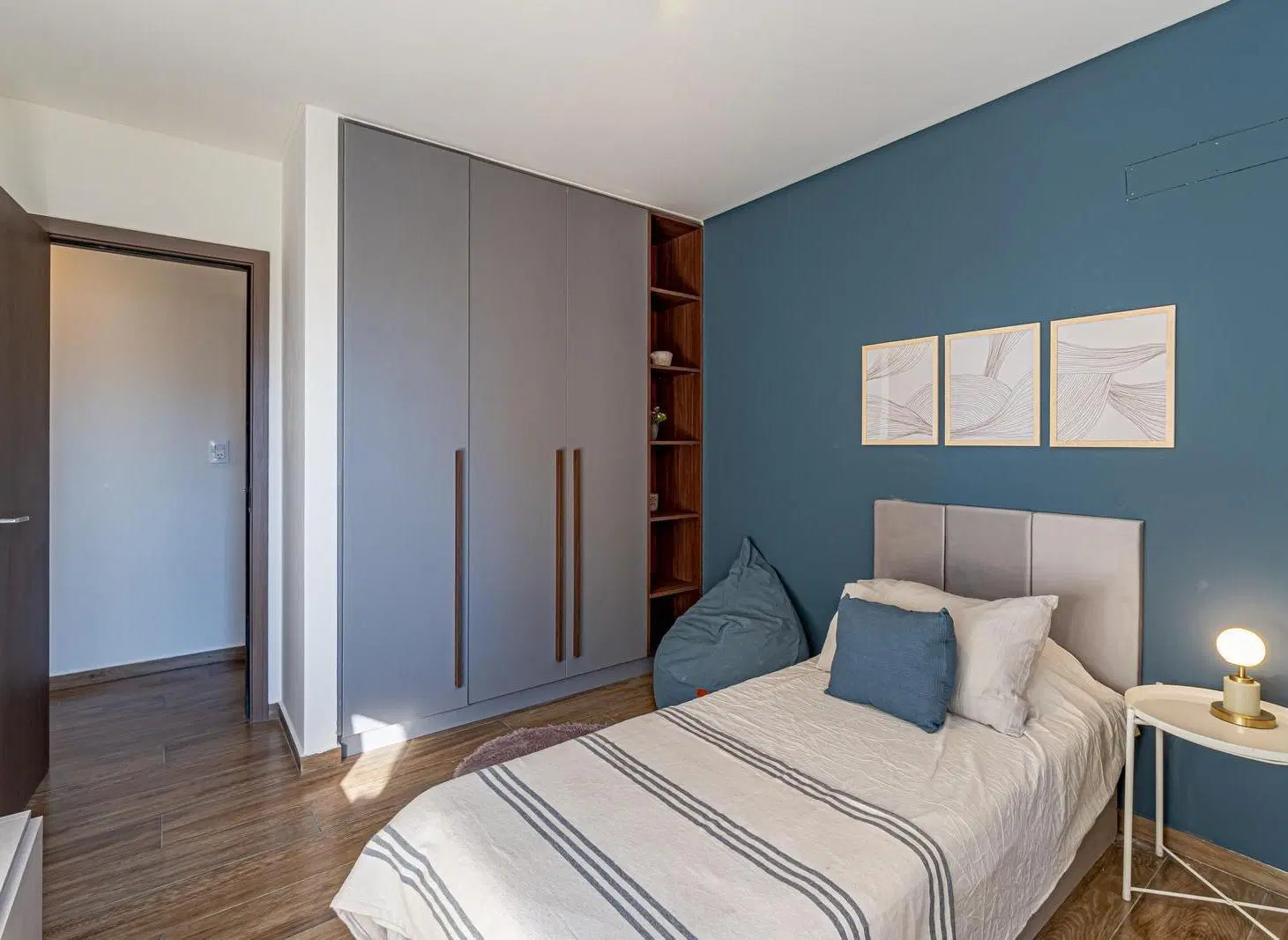 VENTA- Departamento de 3 dormitorios con balcón y parrilla, centro, Rosario. 4