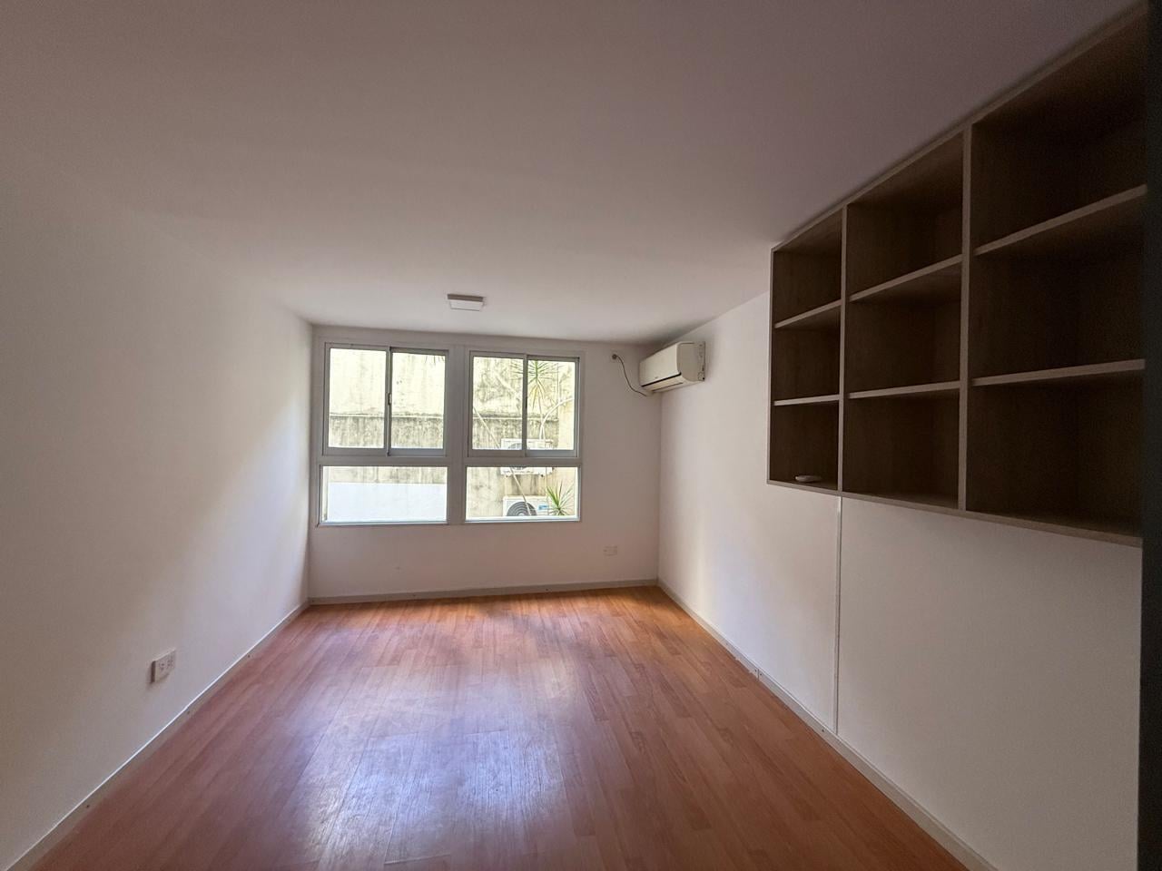Foto de VENTA - Duplex de un dormitorio con patio - Lourdes, Rosario., imagen 2