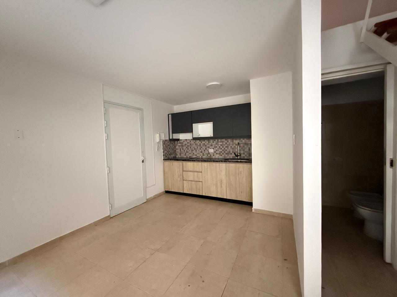 Foto de VENTA - Duplex de un dormitorio con patio - Lourdes, Rosario., imagen 1
