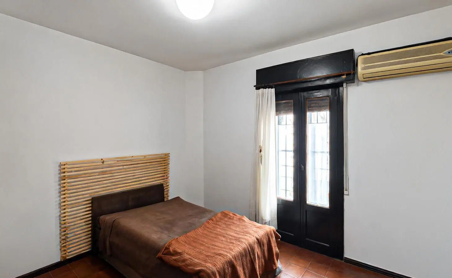 VENTA | PERMUTA Casa al frente dos dormitorios, cochera y terraza. Rosario, centro. 2