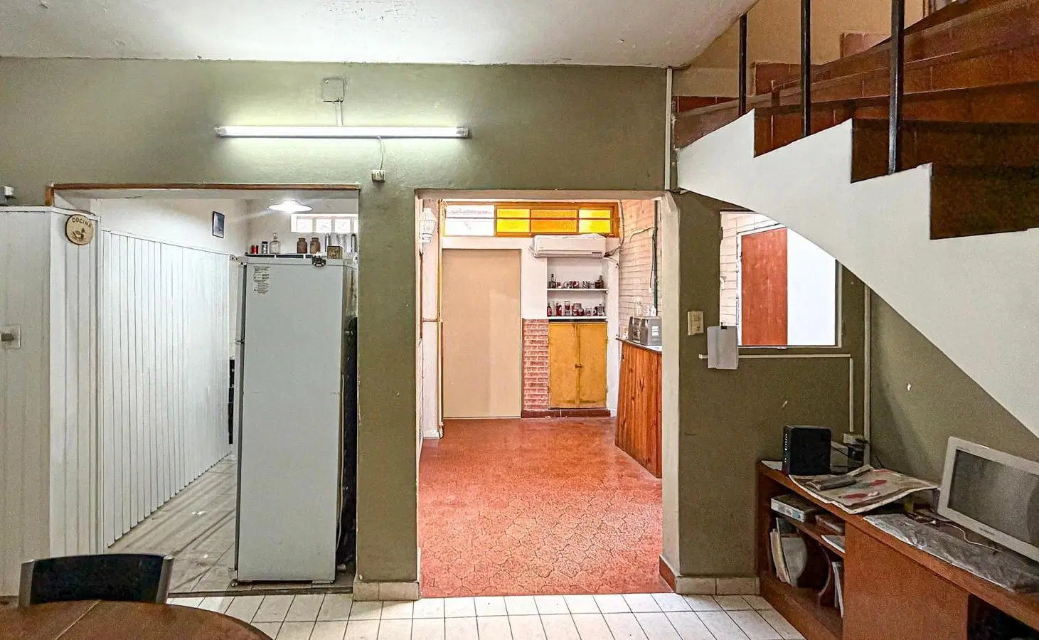 VENTA | PERMUTA Casa al frente dos dormitorios, cochera y terraza. Rosario, centro. 4