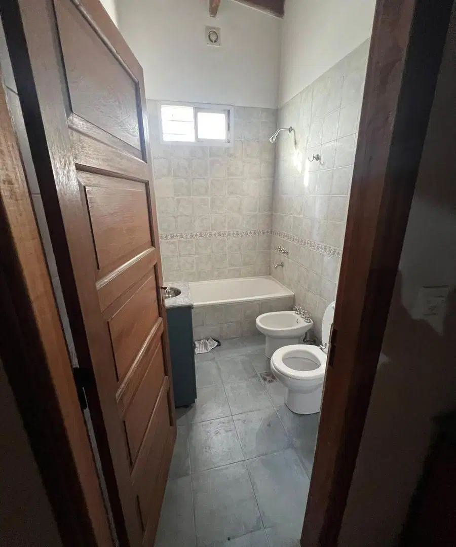 VENTA - Casa de 3 dormitorios con cochera, centro, Rosario.- 1