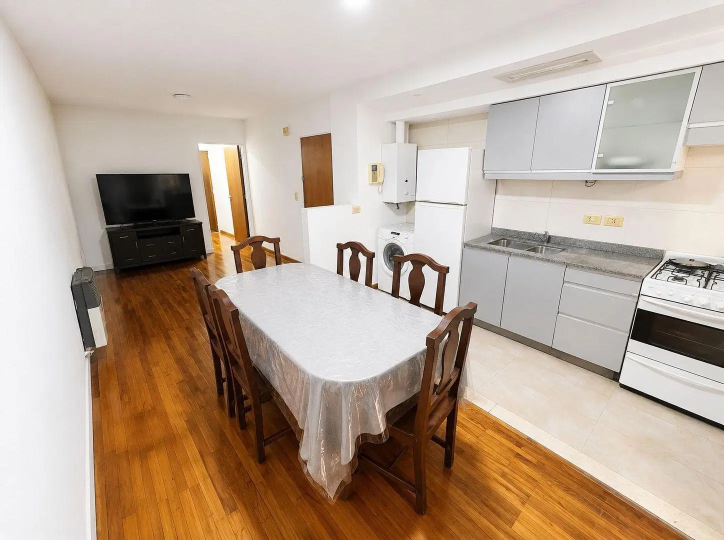VENTA - Departamento de un dormitorio  con cochera y amenities, Barrio Martin, Rosario. 3