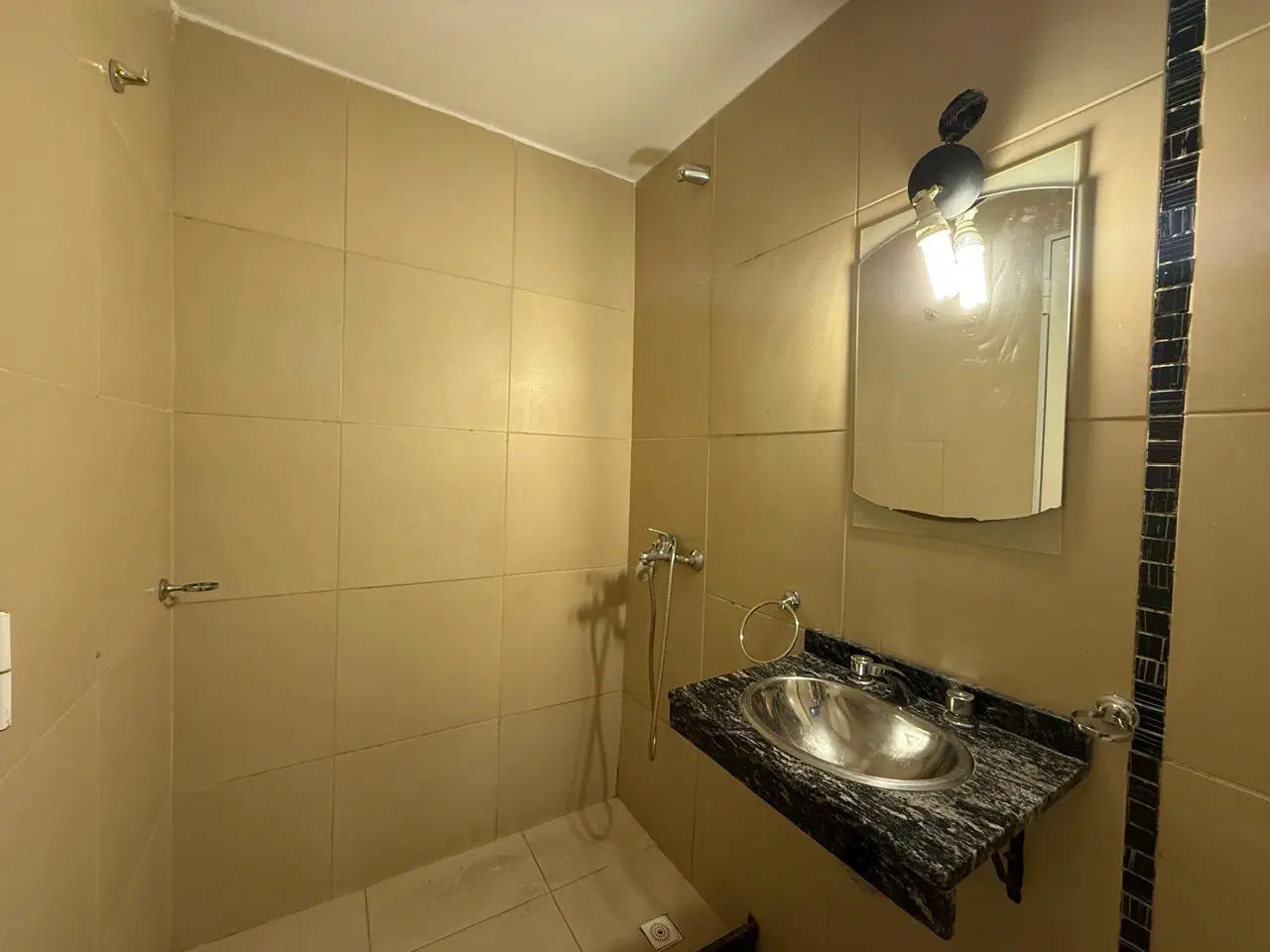 VENTA - Departamento de un dormitorio con balcón - Luis Agote, Rosario. 8