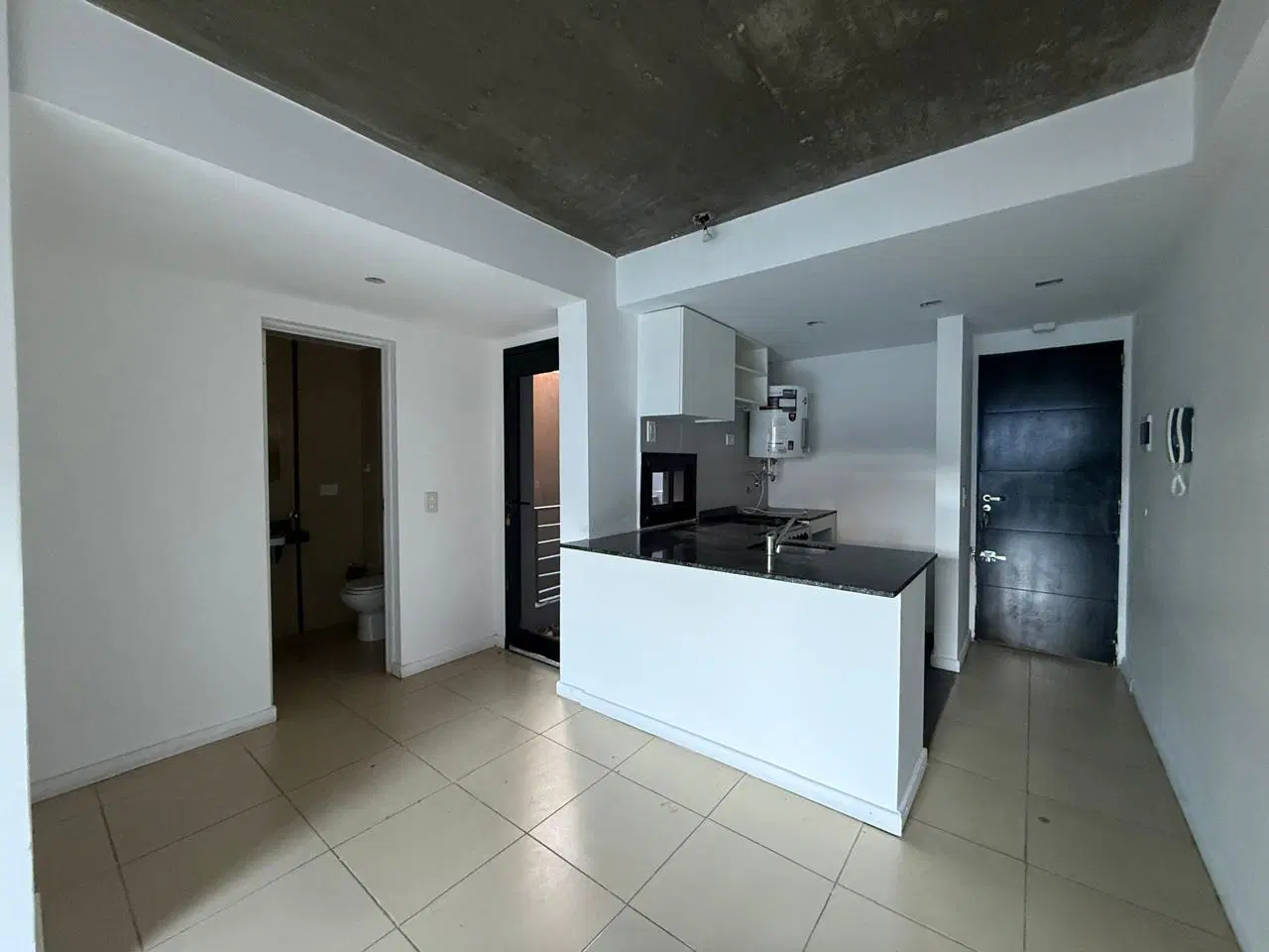 VENTA - Departamento de un dormitorio con balcón - Luis Agote, Rosario. 2