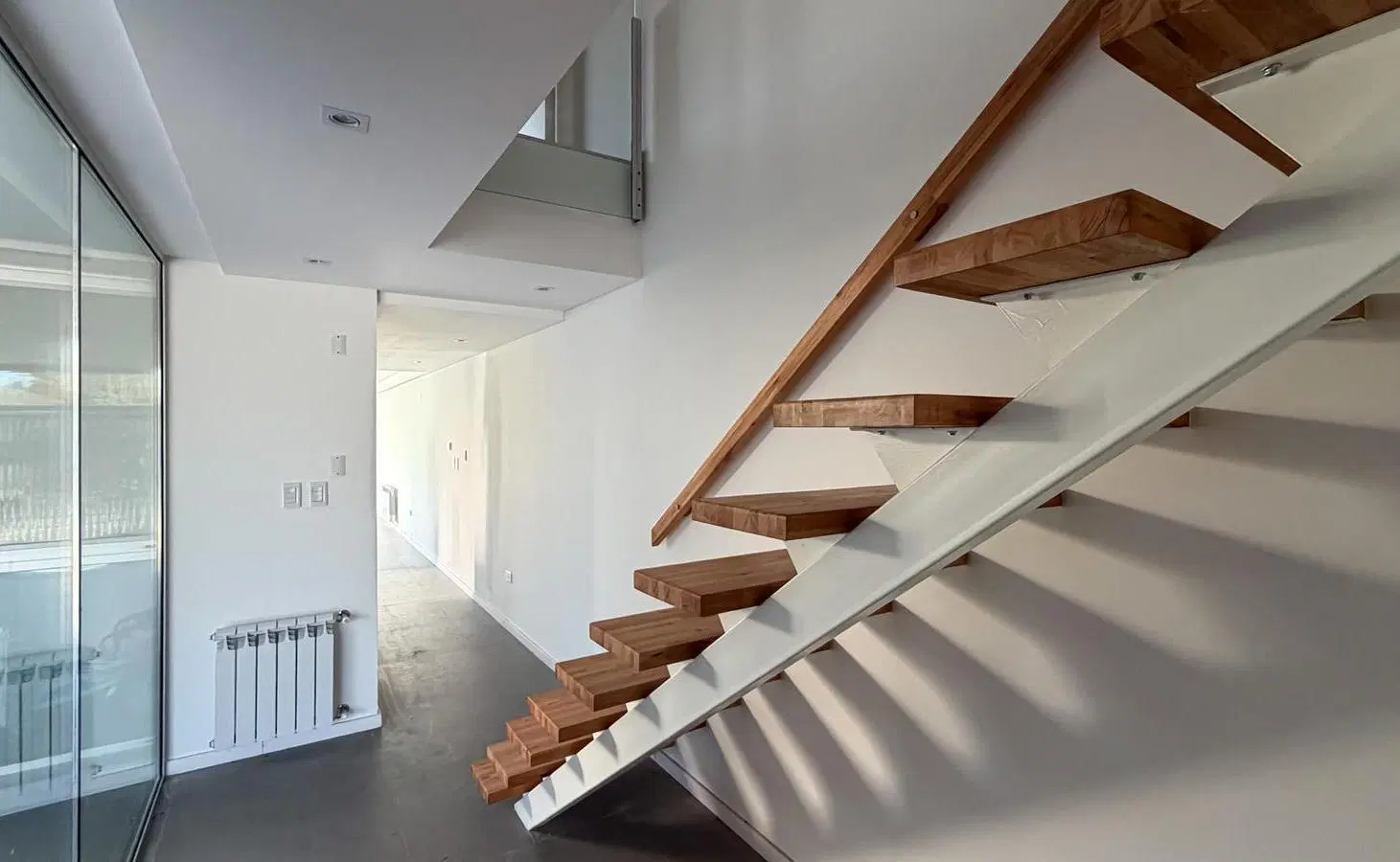VENTA – Casa 3 dormitorios, Fisherton (Aldea Fisherton). Acepta permuta. Amenities: Pileta, jardín, 8