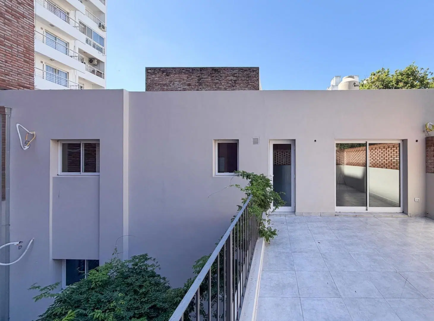 VENTA - Casa de pasillo 3 dormitorios, barrio Lourdes, Rosario 5