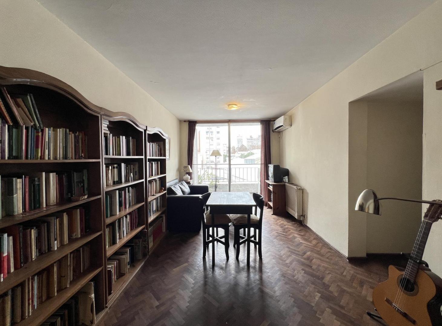 Foto de VENTA - Departamento de dos dormitorios con balcon en Pichincha, imagen 1