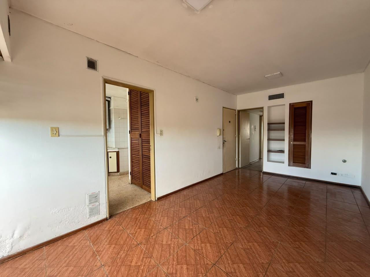 Foto de VENTA/ PERMUTA- Departamento de 1 dormitorio con balcón - Cañada de, imagen 1