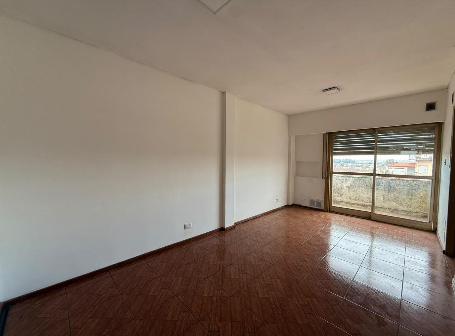 Foto de VENTA/ PERMUTA- Departamento de 1 dormitorio con balcón - Cañada de, imagen 2