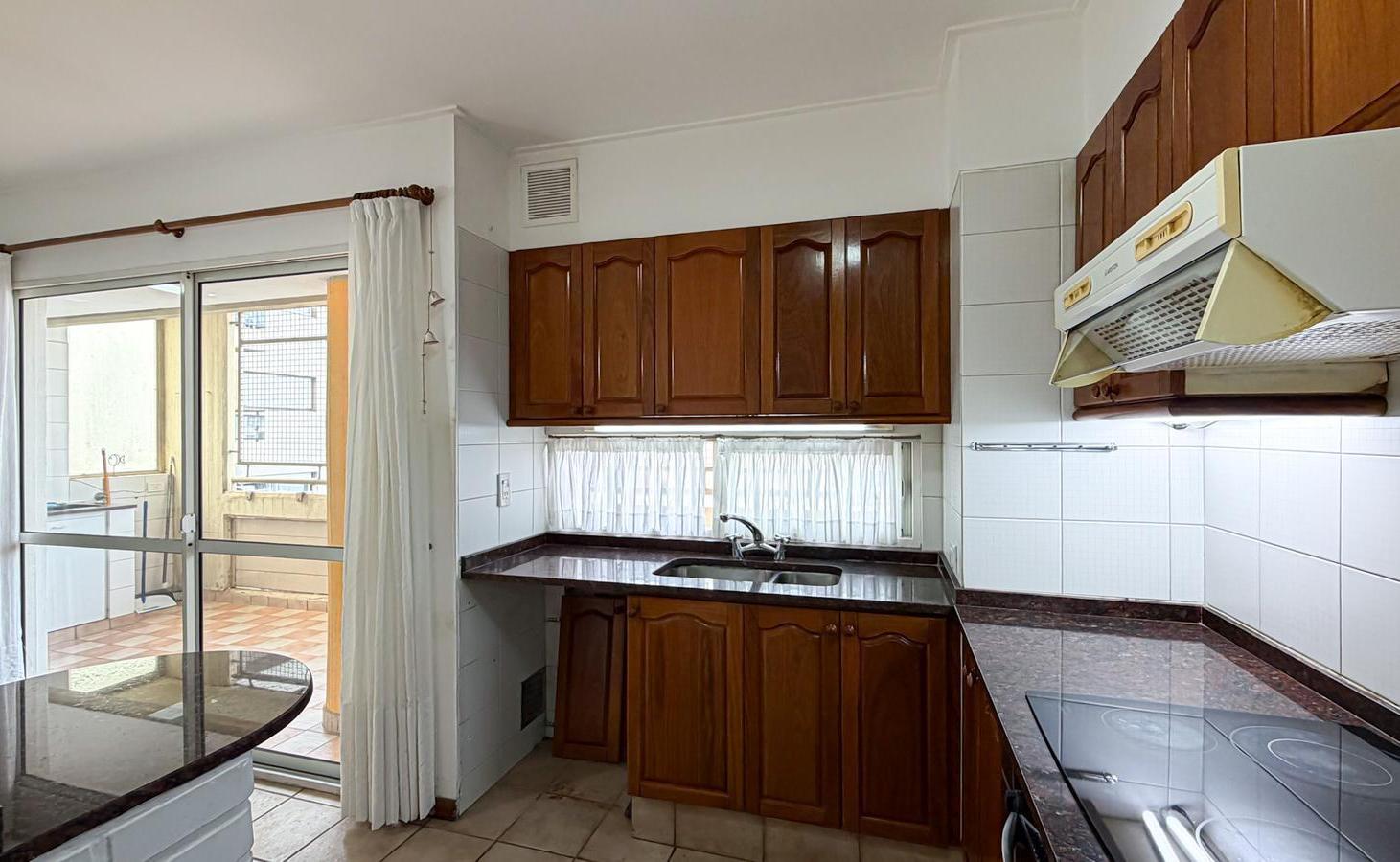 Foto de VENTA/PERMUTA – Piso Exclusivo de 3 Dormitorios con Cochera – Centro, imagen 3