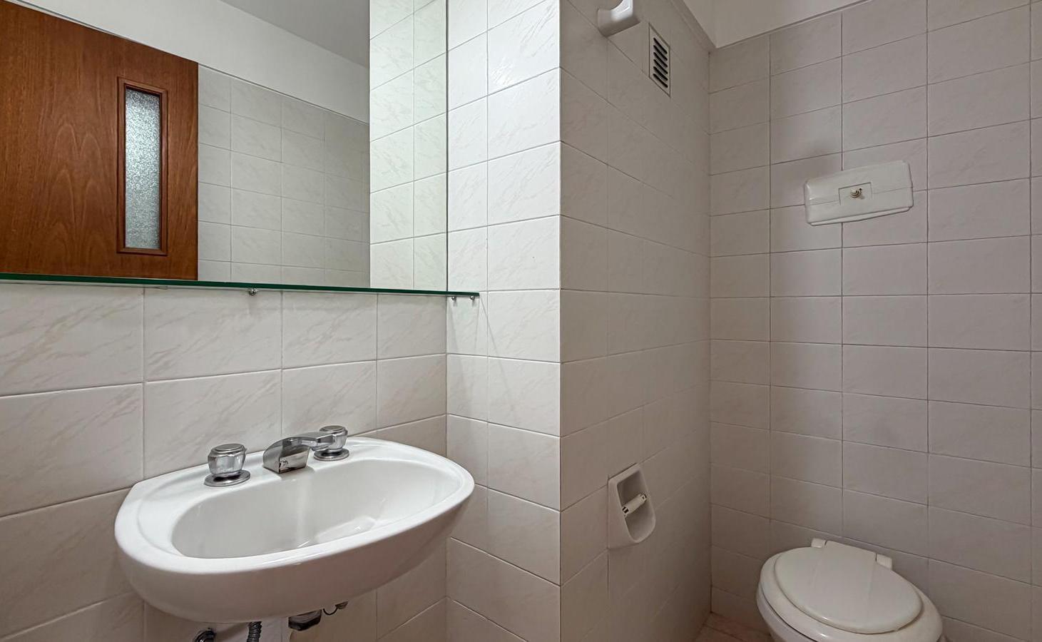 Foto de VENTA/PERMUTA – Piso Exclusivo de 3 Dormitorios con Cochera – Centro, imagen 4