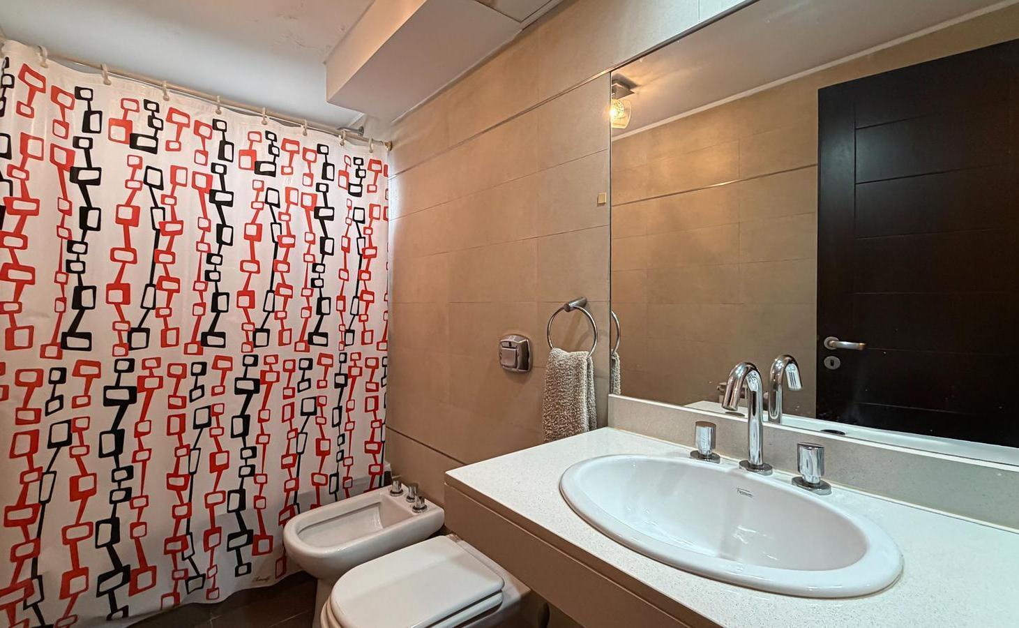 Foto de VENTA - Departamento 3 Dormitorios con balcon y cochera, Rosario., imagen 3