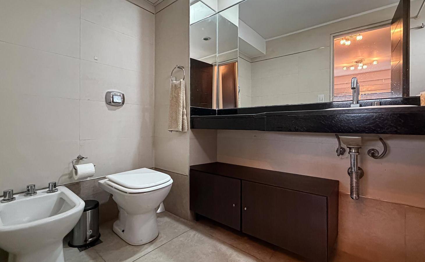Foto de VENTA - Departamento 3 Dormitorios con balcon y cochera, Rosario., imagen 4