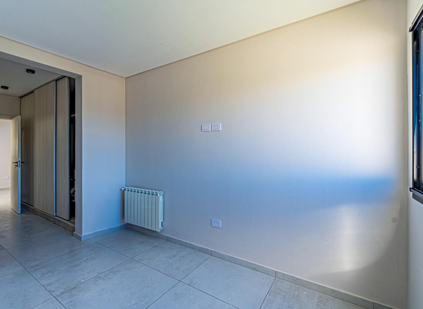 Foto de Casa en VENTA - 3 Dormitorios, Jardin, Galeria y Piscina - Don Mateo, imagen 4