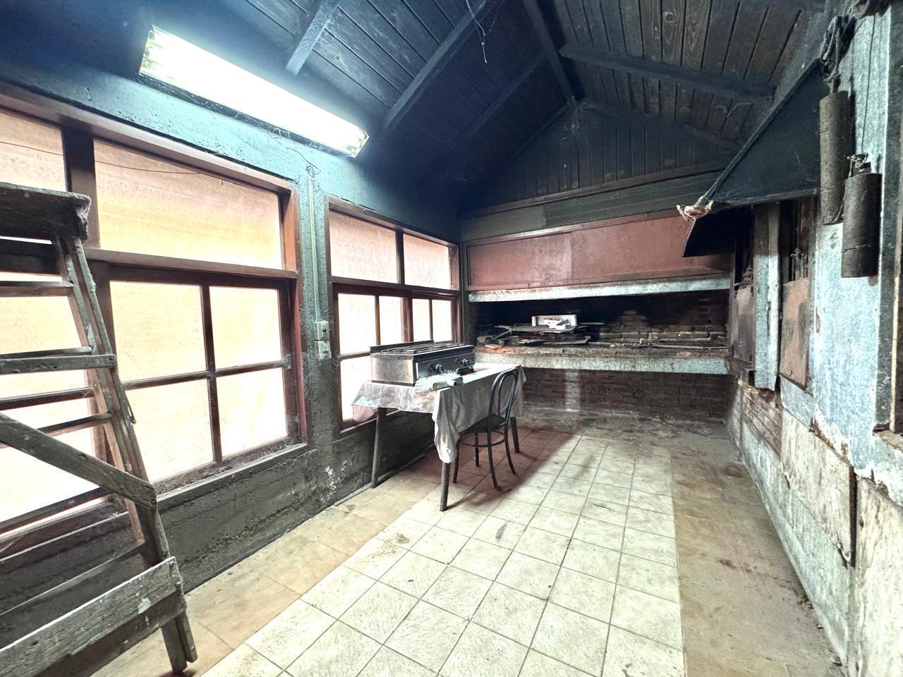Foto de VENTA / PERMUTA inmueble con salón y parque. Piñero Santa Fe., imagen 3