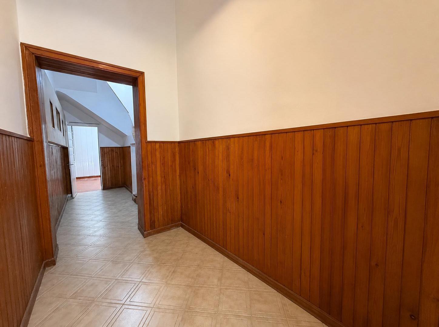 Foto de VENTA - Casa de 3 dormitorios y terraza con quincho - Arroyito, Rosario., imagen 1