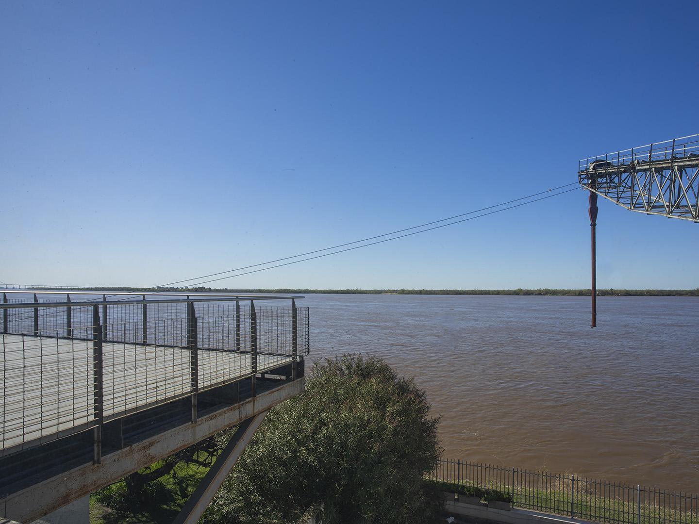 Foto de VENTA Local / Oficina comercial de 340m2 con vista al rio , Puerto Norte, imagen 1