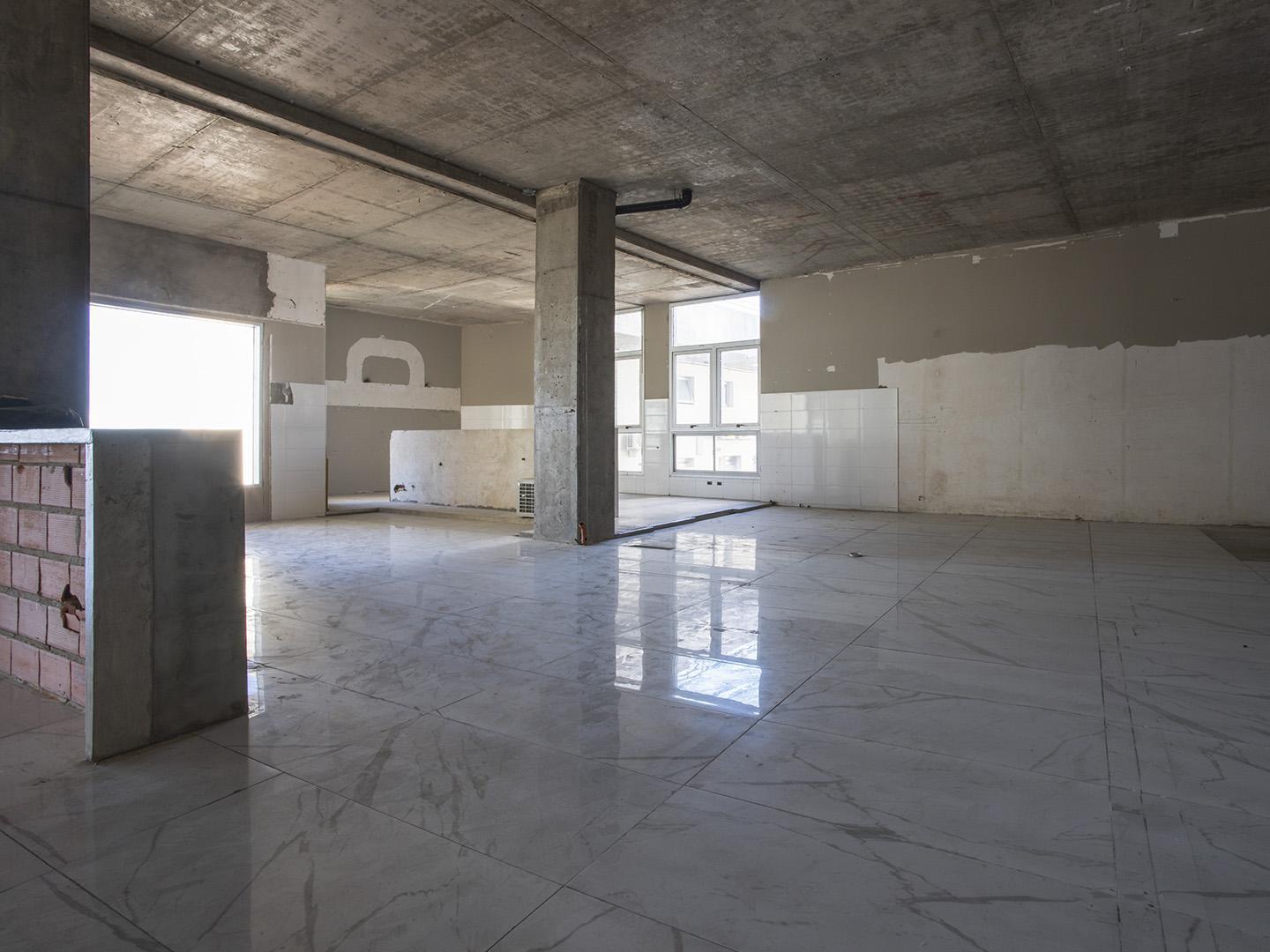 Foto de VENTA Local / Oficina comercial de 340m2 con vista al rio , Puerto Norte, imagen 5