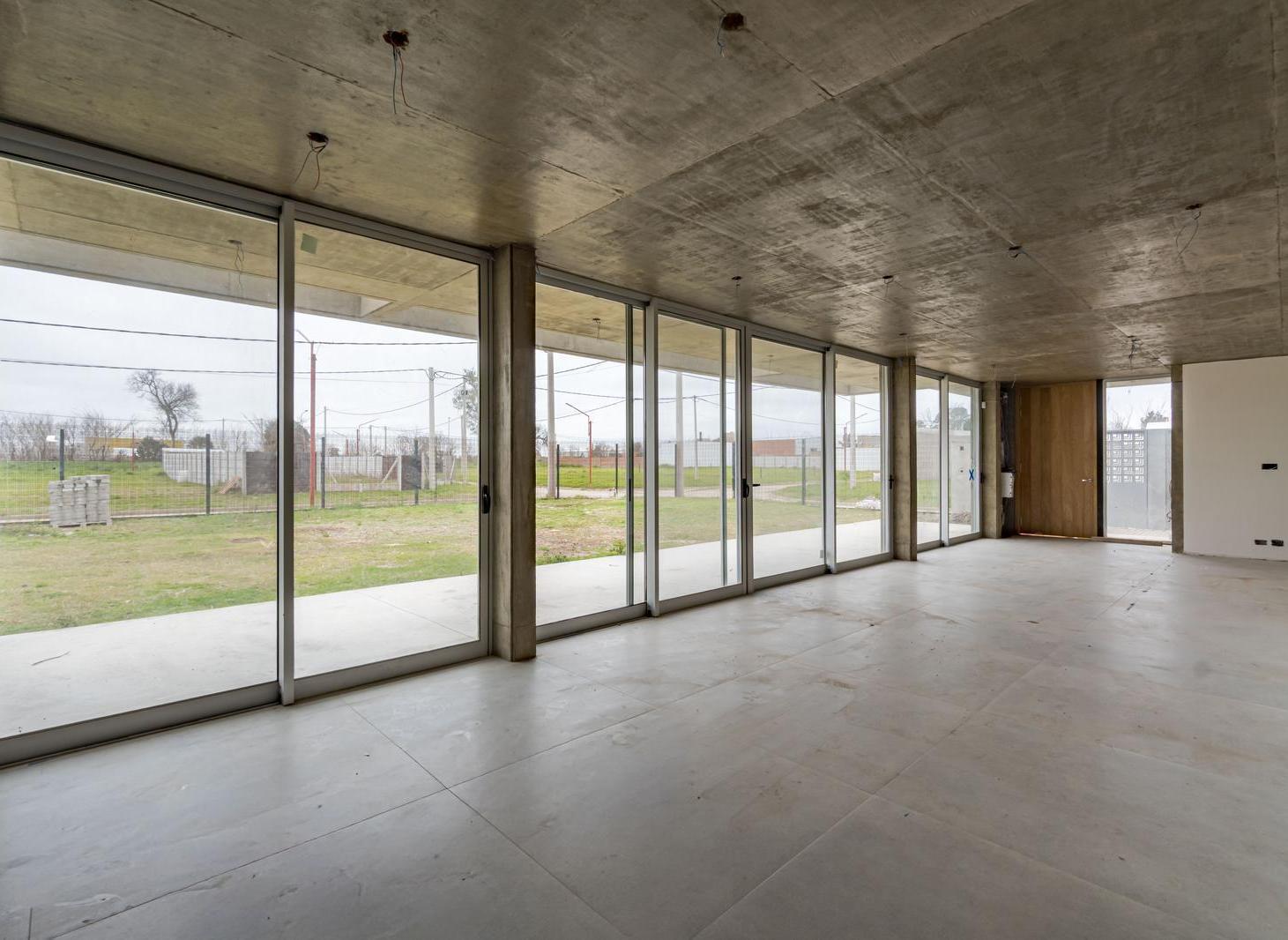 Foto de VENTA/PERMUTA: Casa a Estrenar en Ultimos Detalles de Obra, de 3, imagen 4