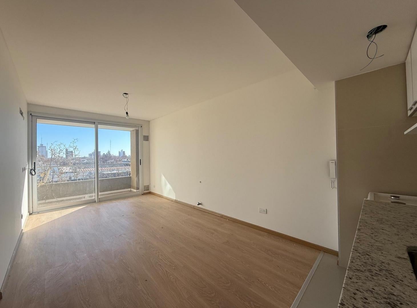 Foto de VENTA/PERMUTA -Departamento de 1 dormitorios y balcón. Edificio, imagen 1