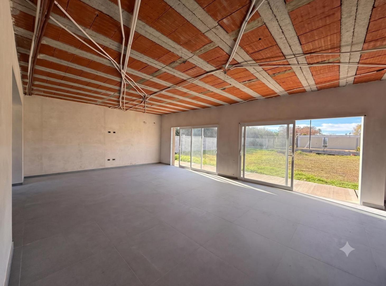 Foto de VENTA/PERMUTA: Casa de 2 dormitorios con Patio y Cochera en, imagen 2
