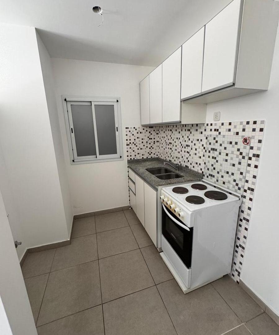 Foto de VENTA / PERMUTA Departamento 1 dormitorio con balcón, barrio Martin, imagen 2