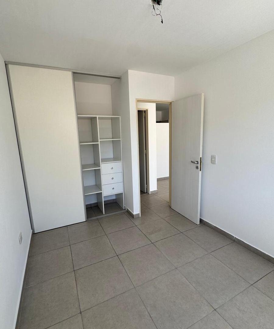 Foto de VENTA / PERMUTA Departamento 1 dormitorio con balcón, barrio Martin, imagen 1