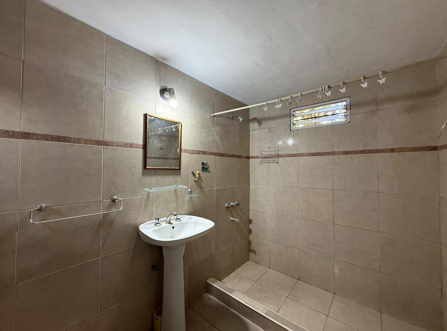 Foto de VENTA - Casa de un dormitorio, patio y pileta - Funes., imagen 4