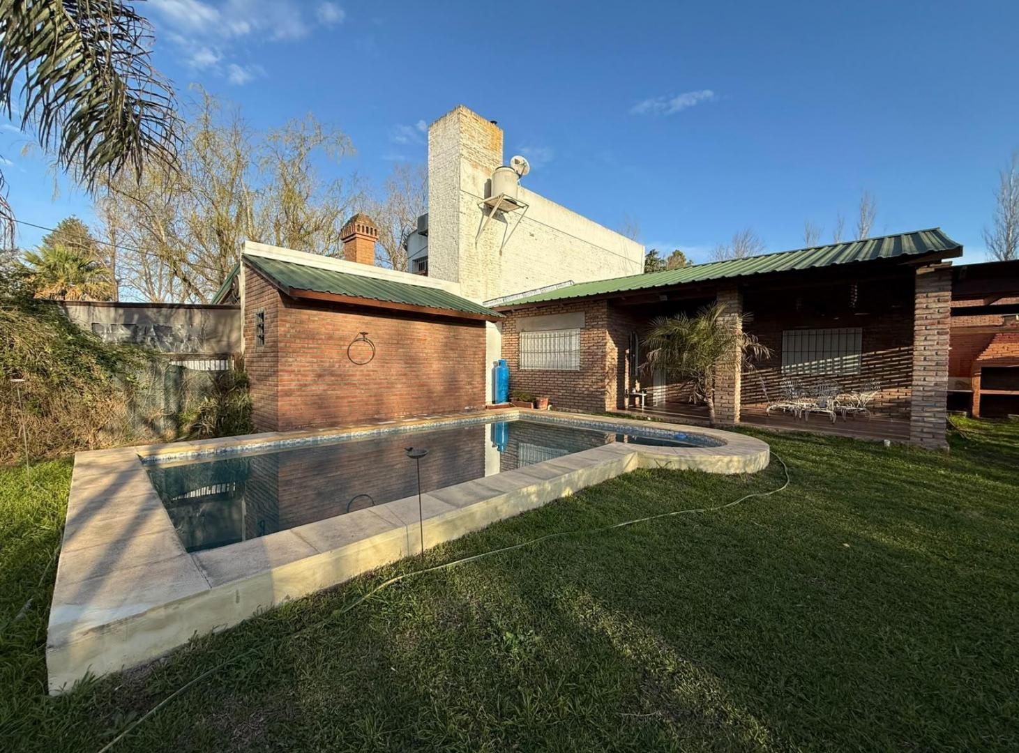 Foto de VENTA - Casa de un dormitorio, patio y pileta - Funes., imagen 1