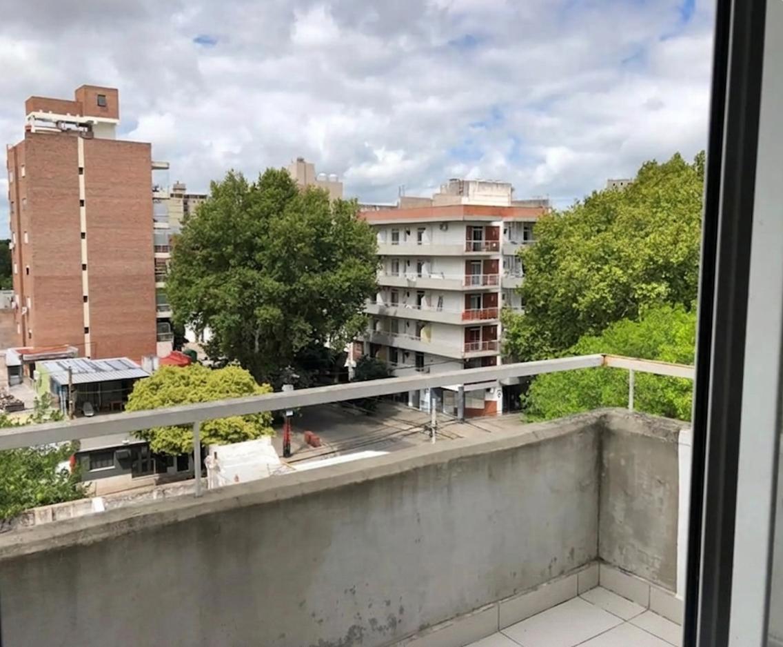Foto de VENTA - Departamento de 1 dormitorio con doble balcón. Rosario, imagen 2