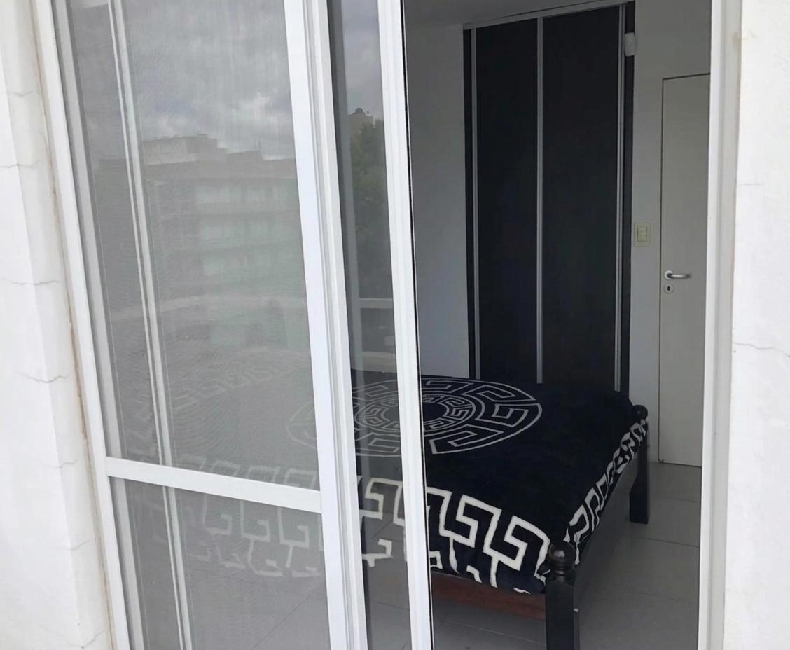 Foto de VENTA - Departamento de 1 dormitorio con doble balcón. Rosario, imagen 4
