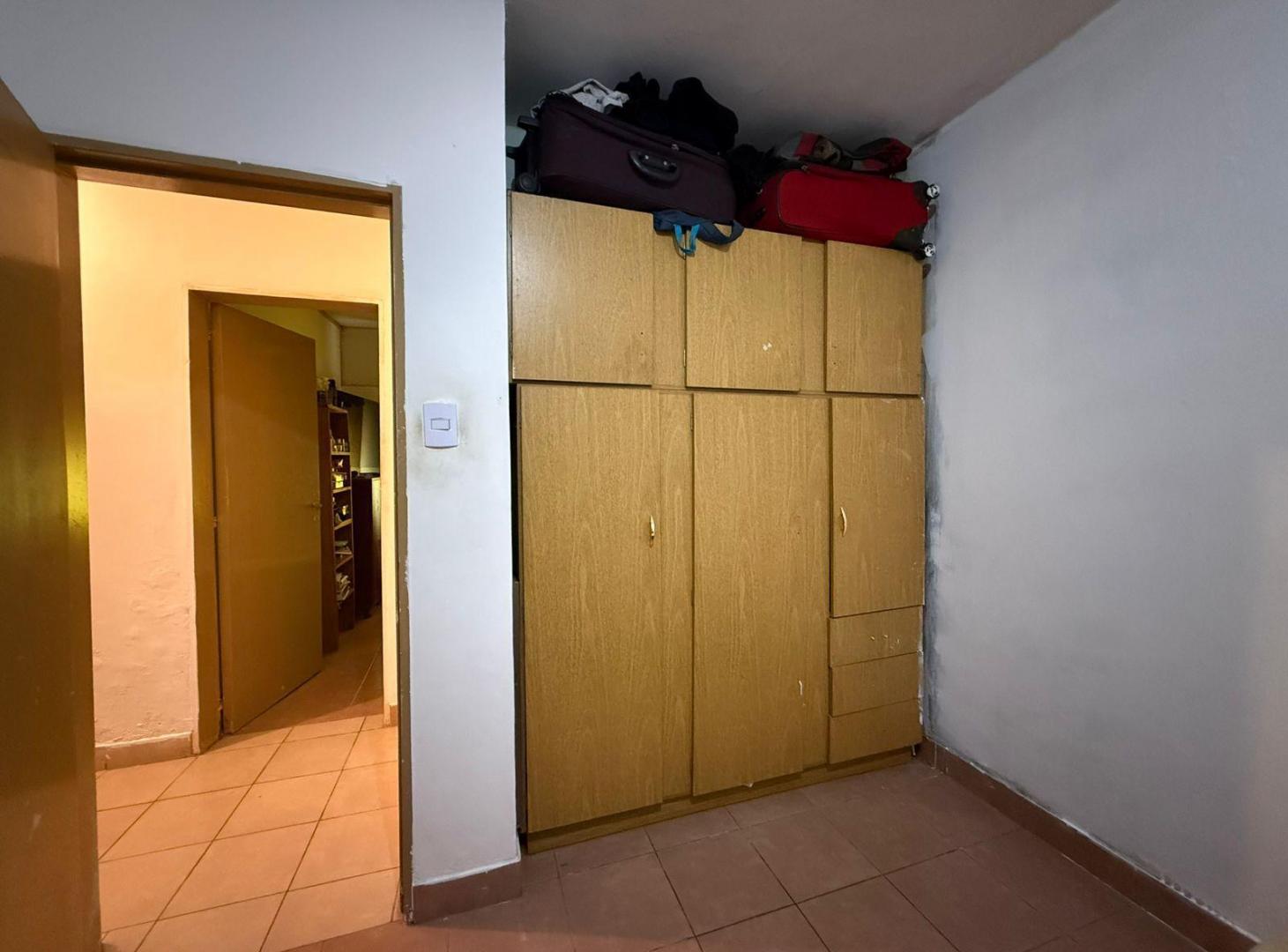 Foto de VENTA - Casa de pasillo única de tres dormitorios con patio - Alberdi, imagen 5