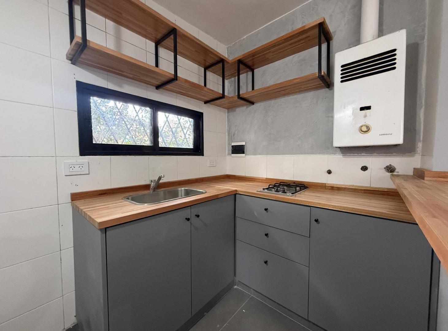 Foto de VENTA / PERMUTA Casa de 2 dormitorios con amplio jardín y piscina, imagen 5