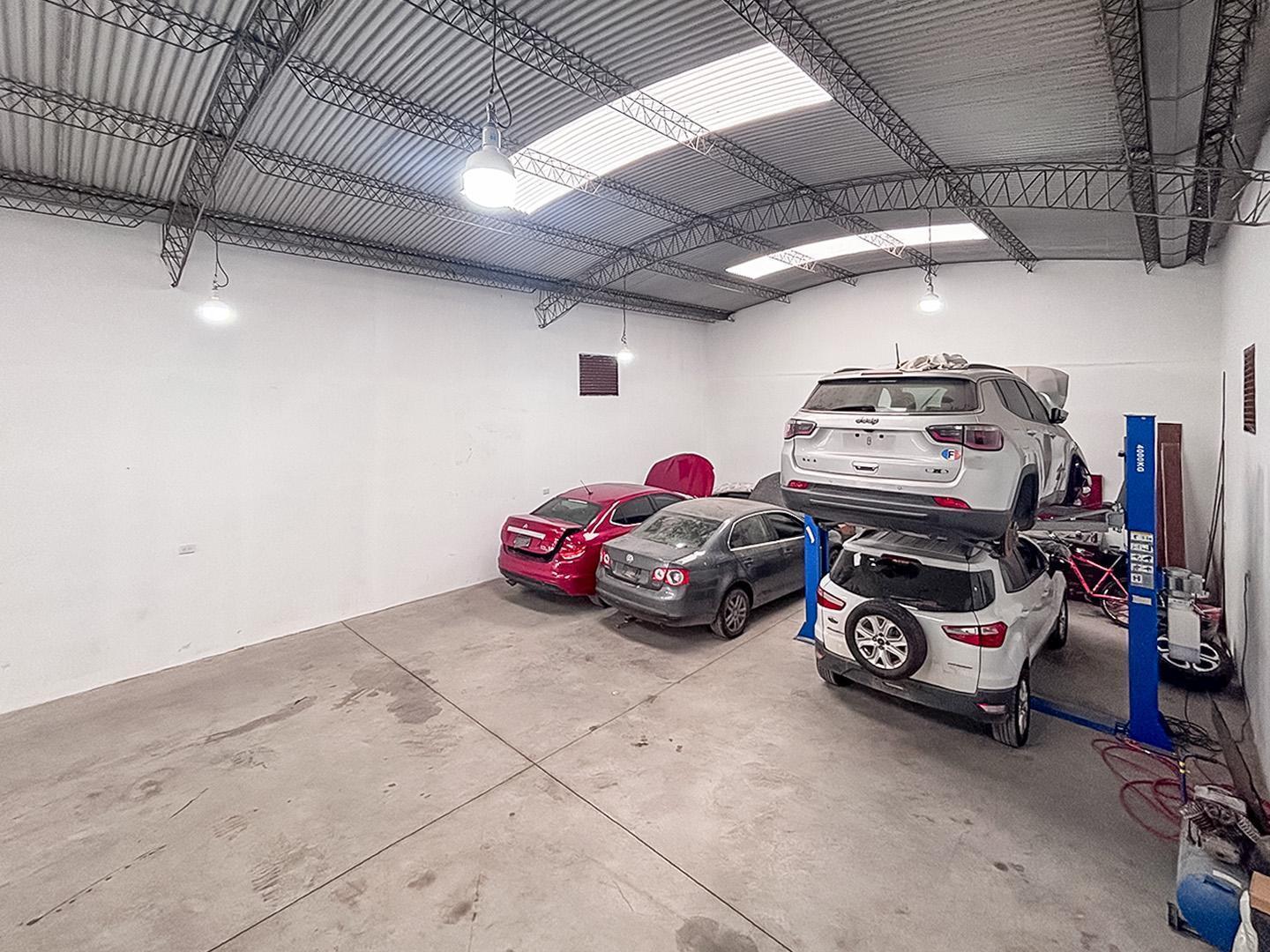 Foto de VENTA/PERMUTA: Galpón con oficina APTO CREDITO- Bella Vista, Rosario, imagen 2