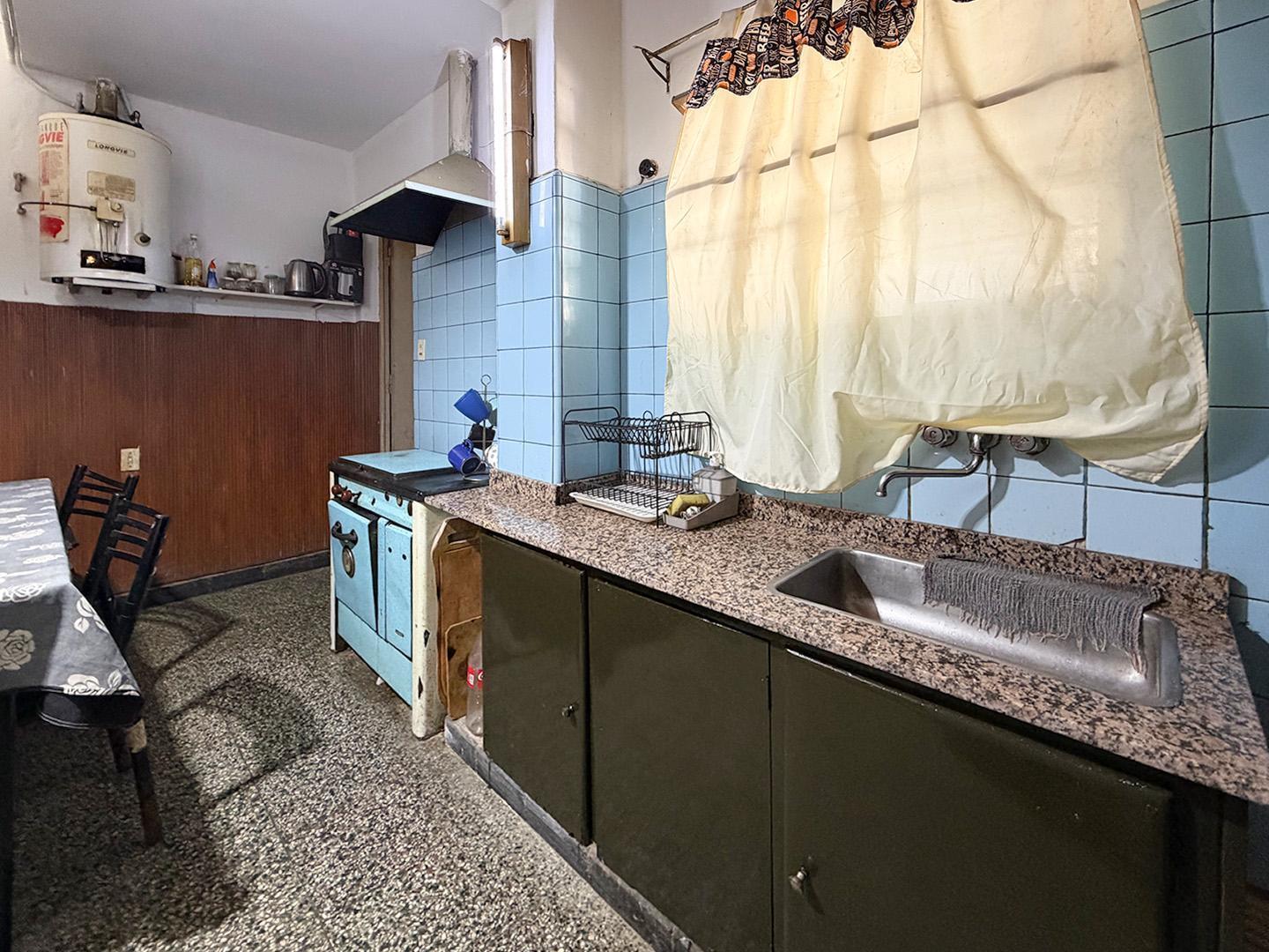 Foto de VENTA / PERMUTA Casa 3 dormitorios y local comercial al frente, Barrio, imagen 5