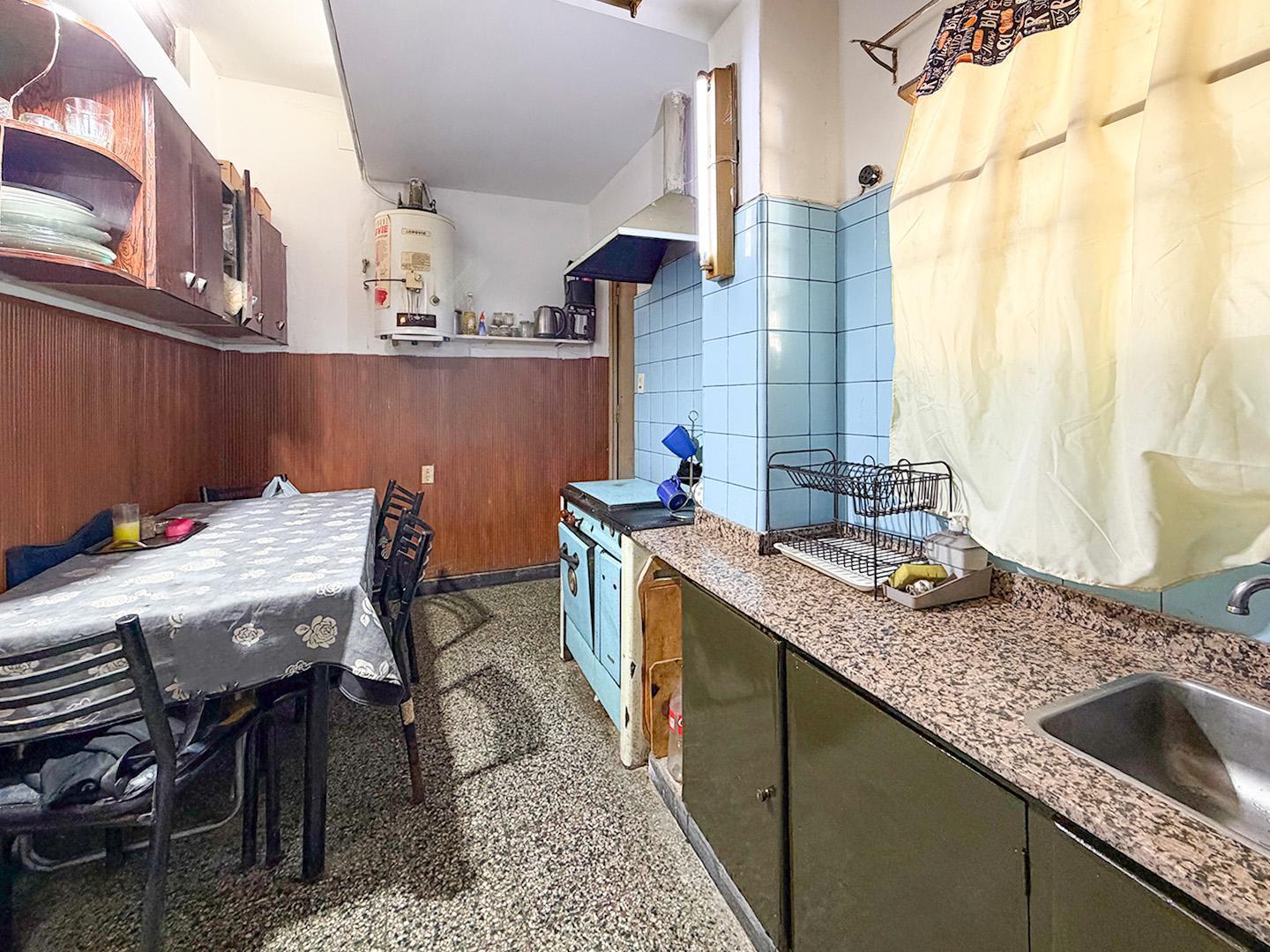 Foto de VENTA / PERMUTA Casa 3 dormitorios y local comercial al frente, Barrio, imagen 4